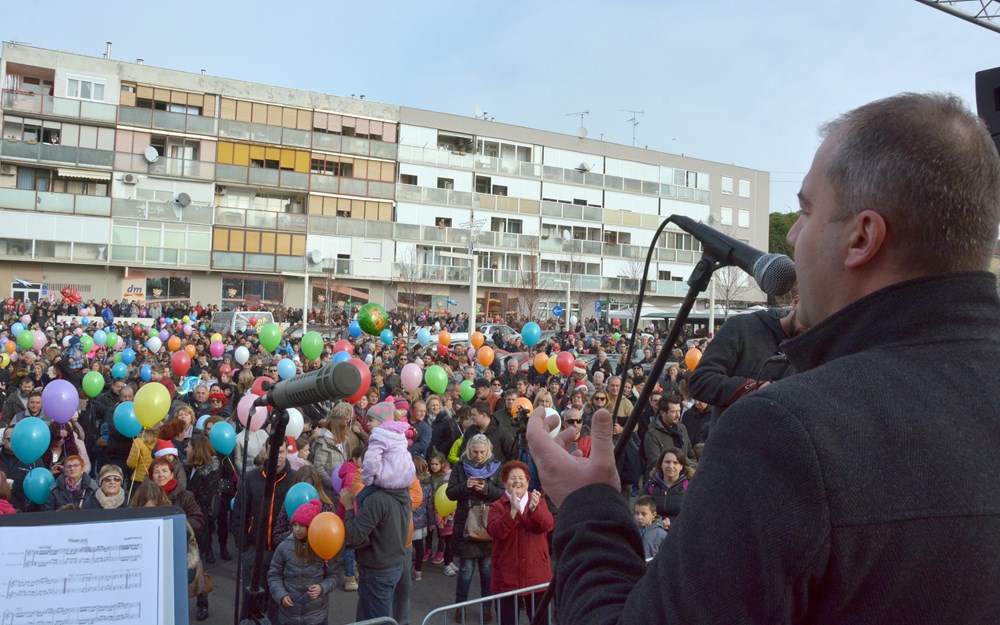 PULA, 31.12.2018. - ZADNJI DAN, TRZNICA VERUDA, DOCEK NOVE GODINE U PODNE, BALONI, KONFETISnimio Neven LAZAREVIC